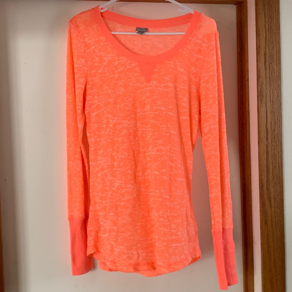 Long-Sleeve Women’s Shirt